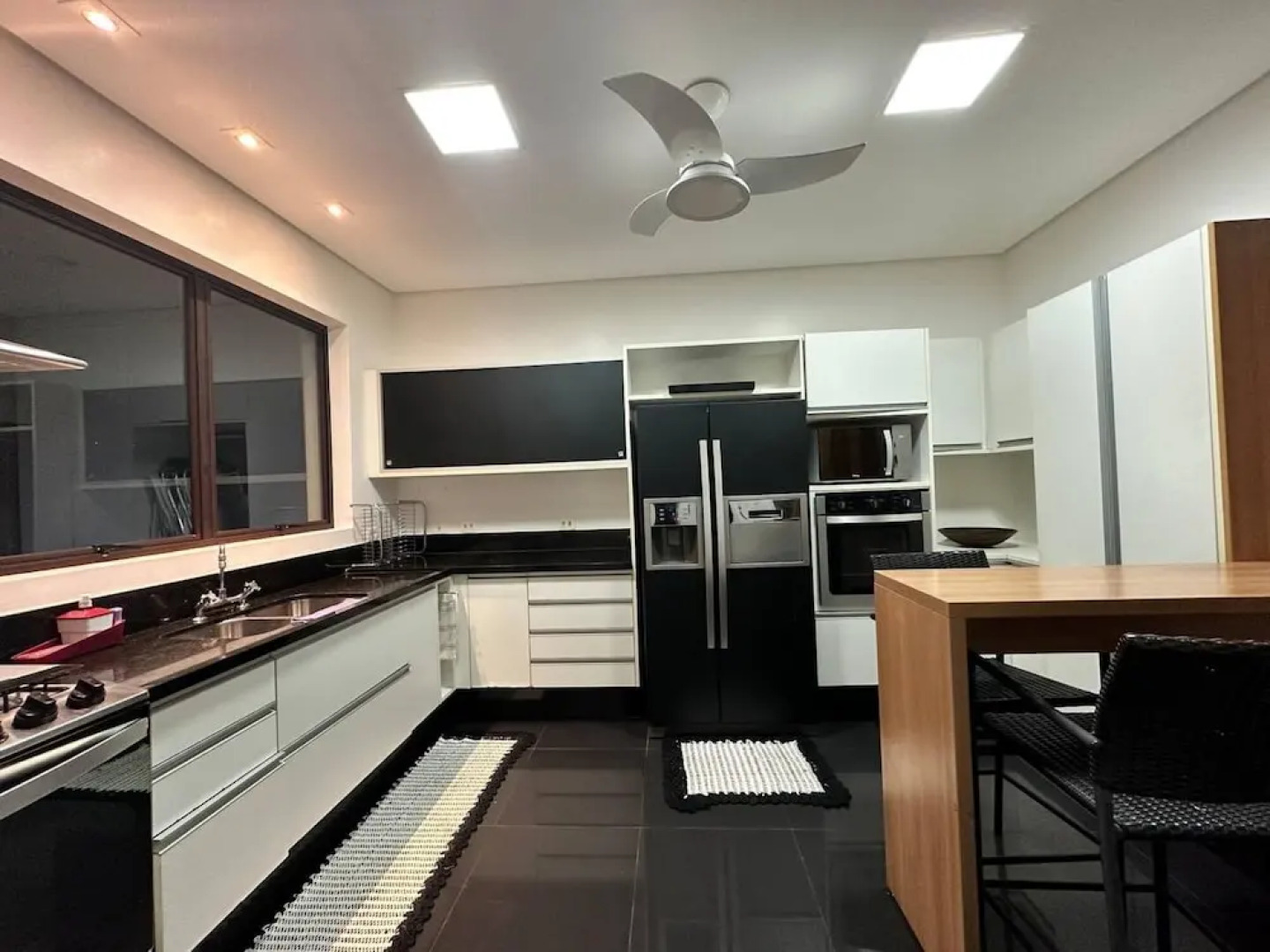 Mans o 6 Suites Riviera