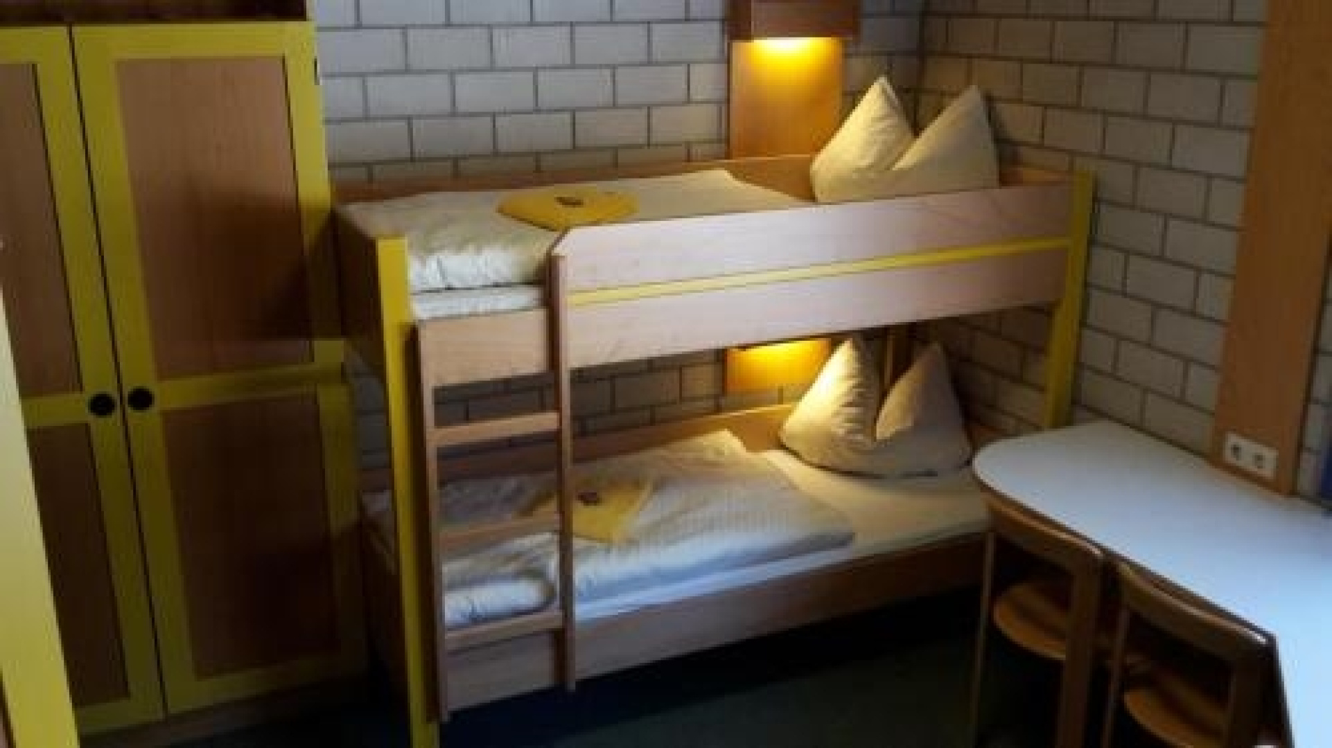 Hellmut Wamer Youth Hostel Lorrach