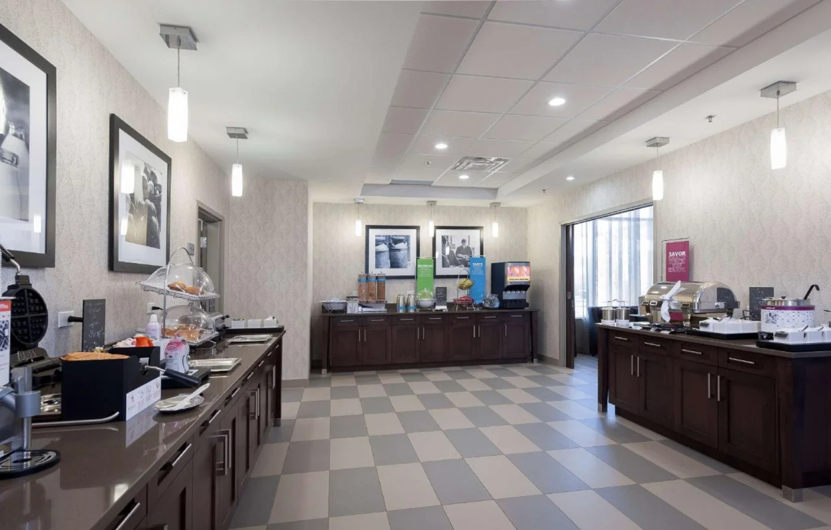 Hampton Inn & Suites by Hilton, Airdrie, AB, Canada