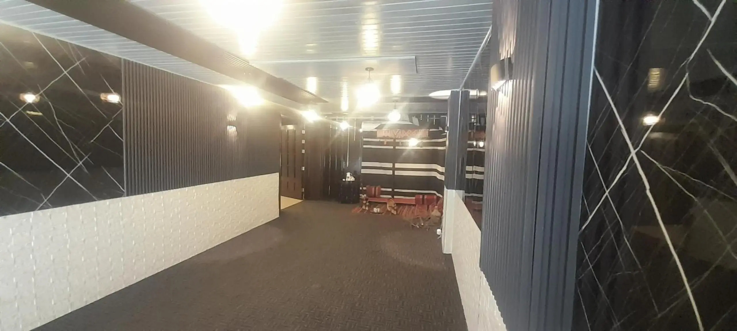 Balcony Hotel & Suites