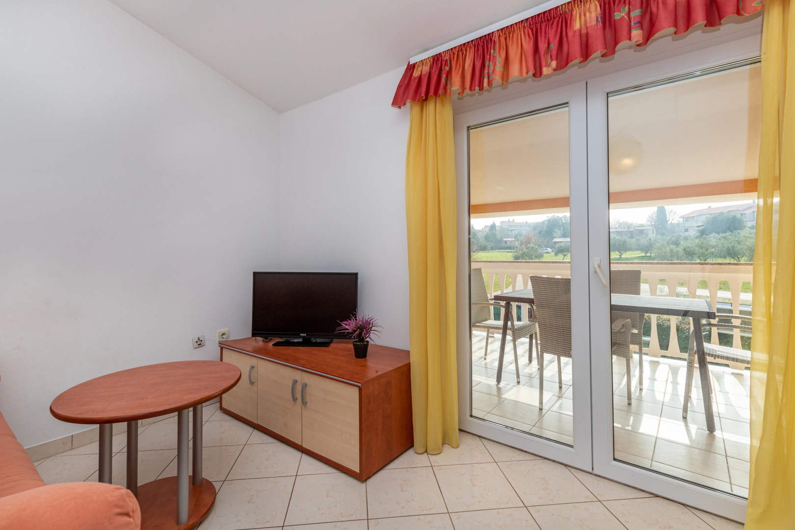 Pool Apartment Suzi 9