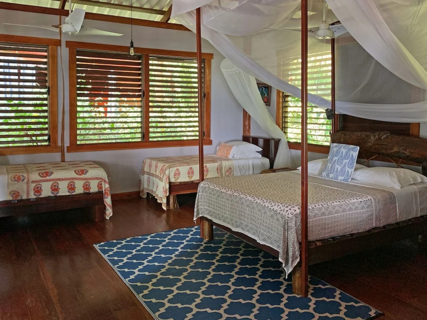 Casa Cayuco Eco-Adventure Lodge