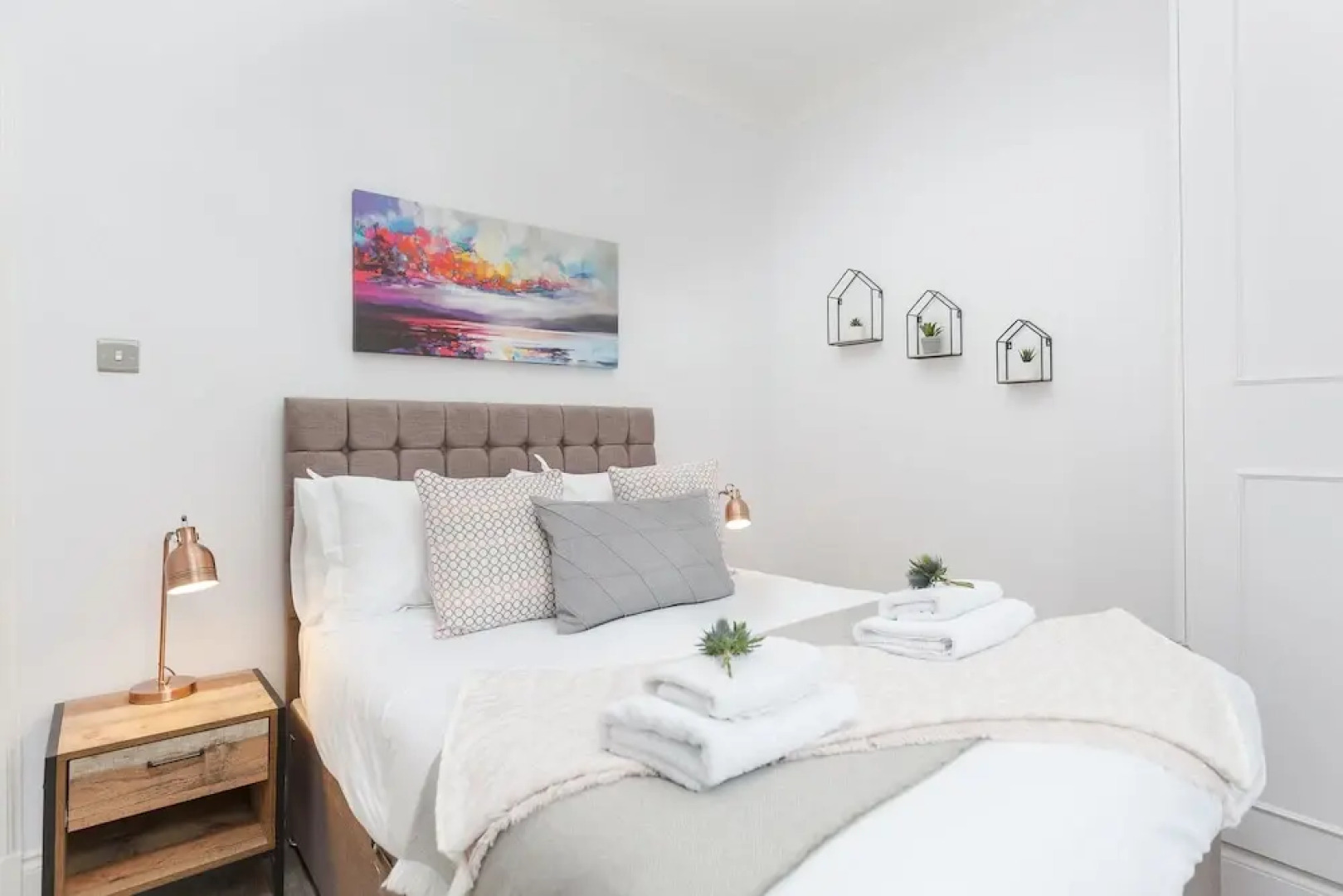 Dollar Apartments at 39