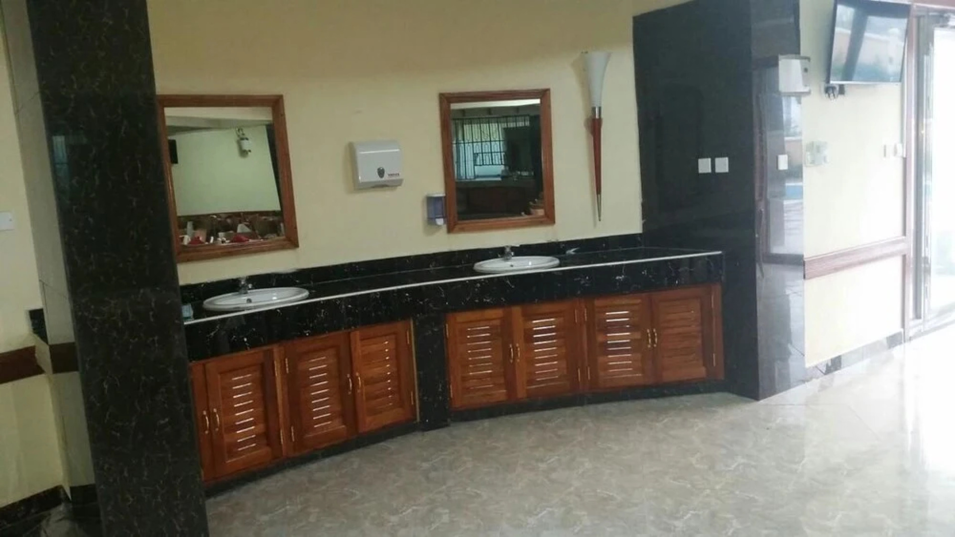 Jambo Travellers Hotel