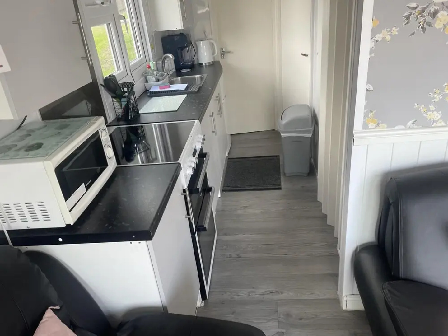 Charming Chalet Nestled in Heart of Clarach Bay