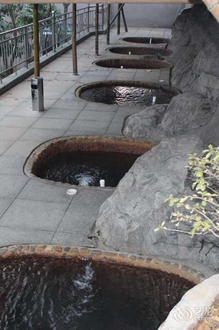 Nanhua Qifu Hot Spring Hotel