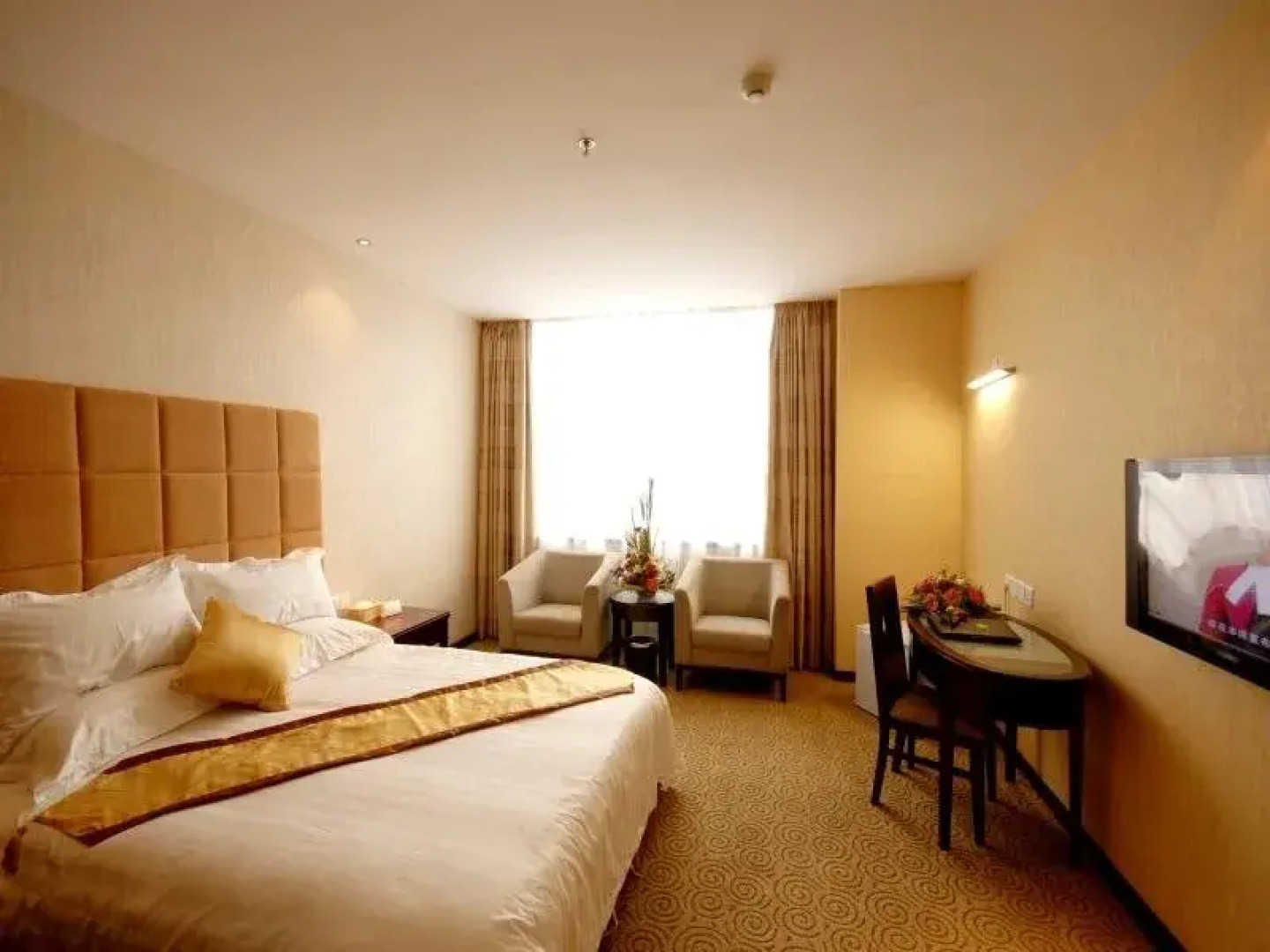 Golden Guangda Hotel