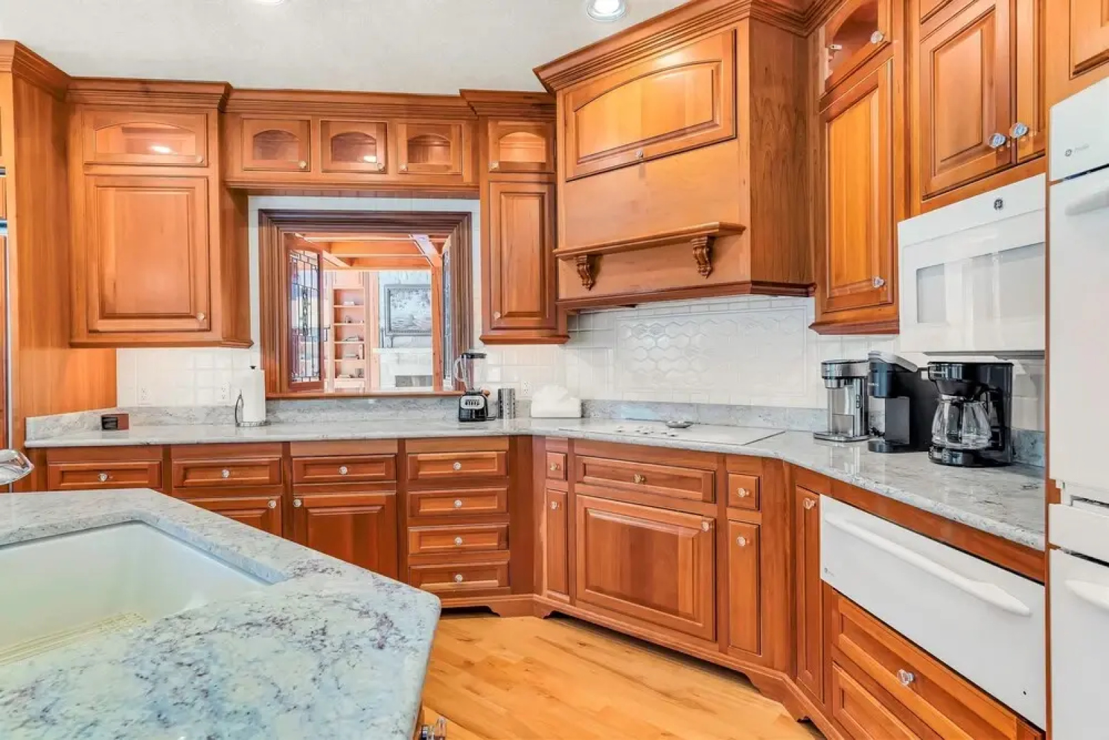 Tuckers Cove 7 Bedroom Home by RedAwning