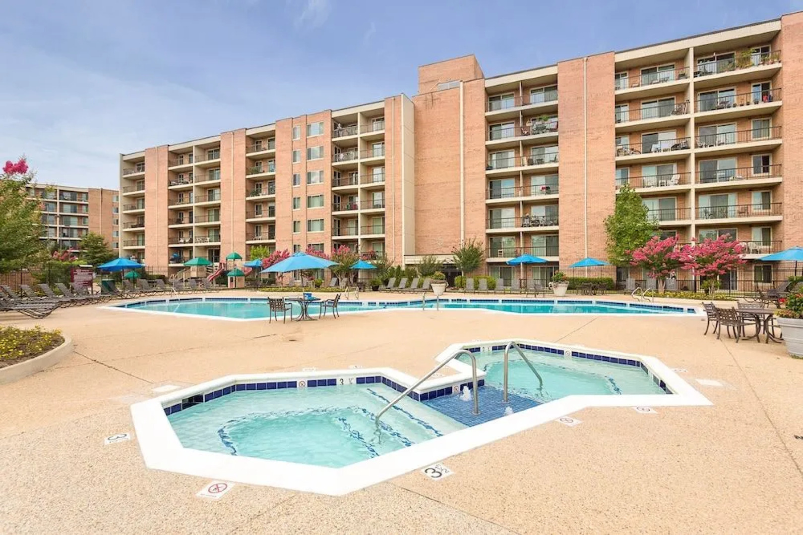 Oakwood Falls Church