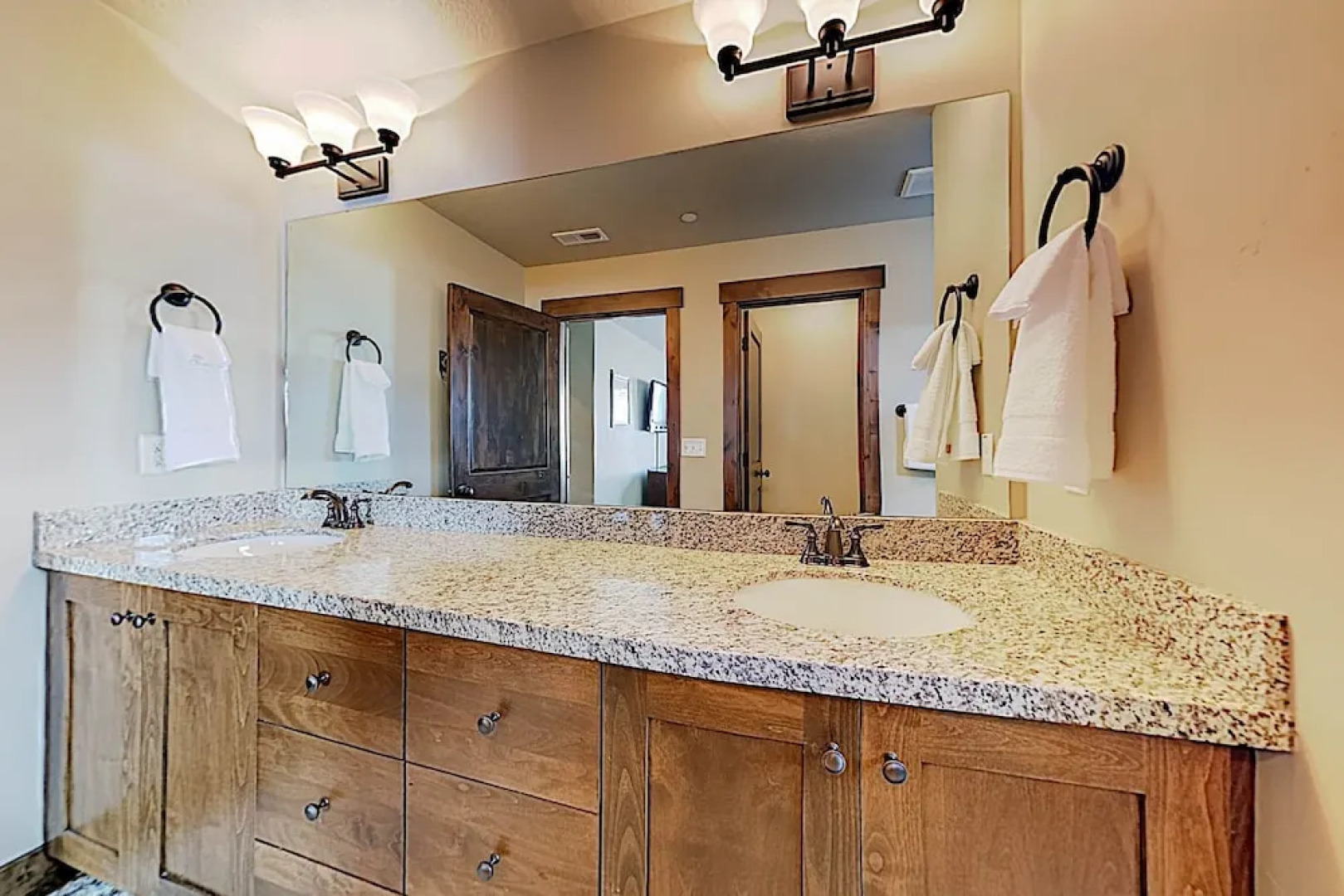 New Listing! Mountain W/ Hot Tub & Deck 5 Bedroom Townhouse