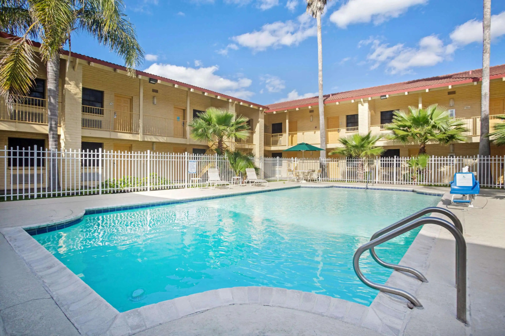 La Quinta Inn by Wyndham Victoria