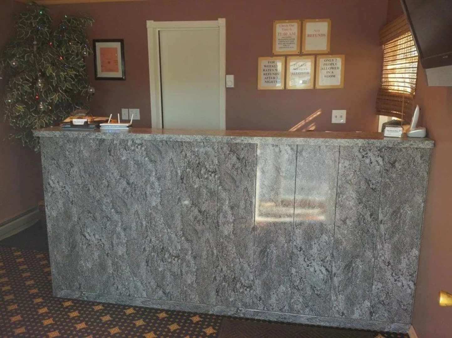 Pink Fountain Motor Inn