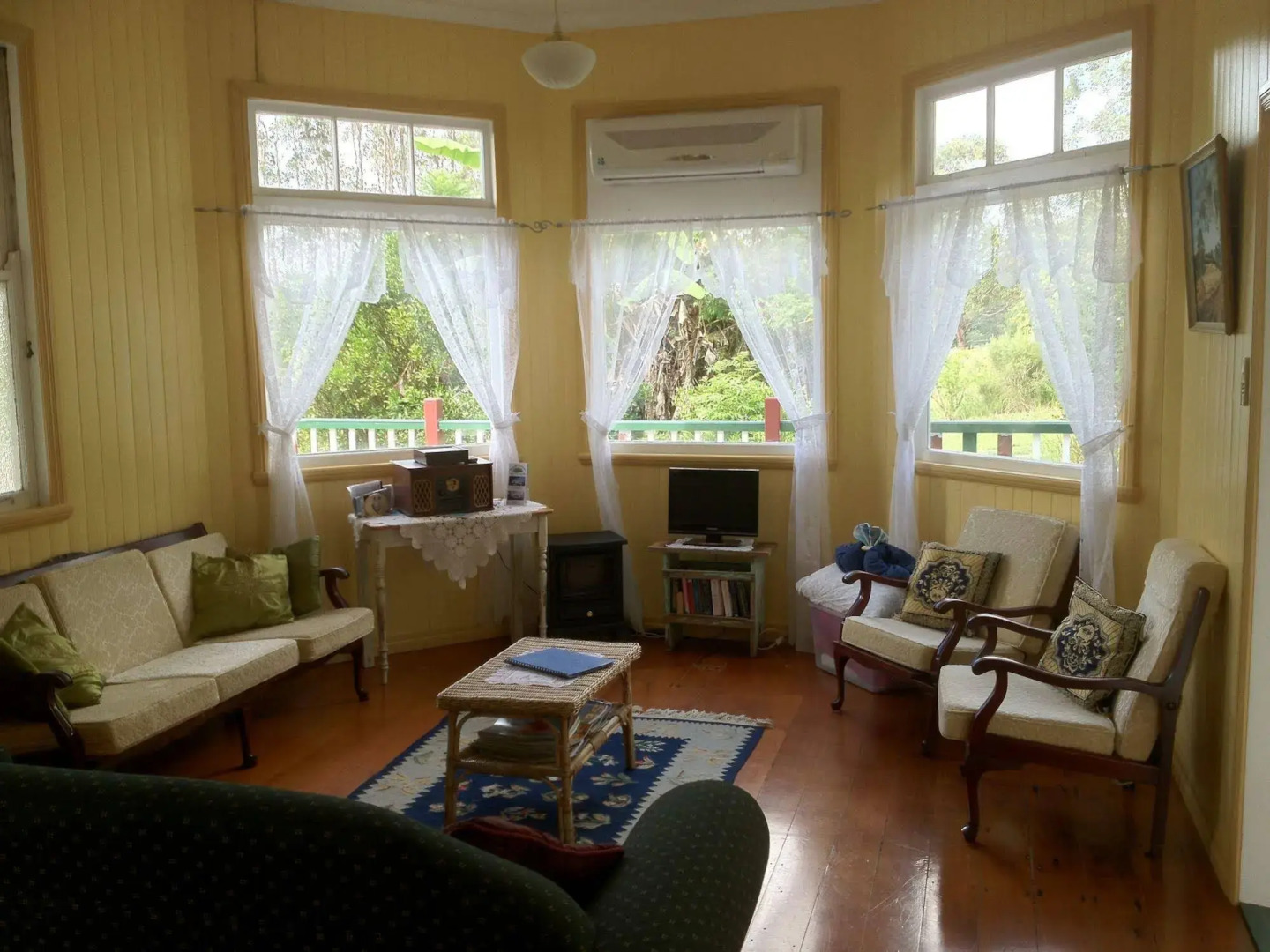 Отель Noosa Pomona Retreat