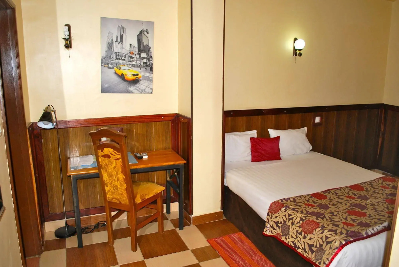 YaahoT Hotel