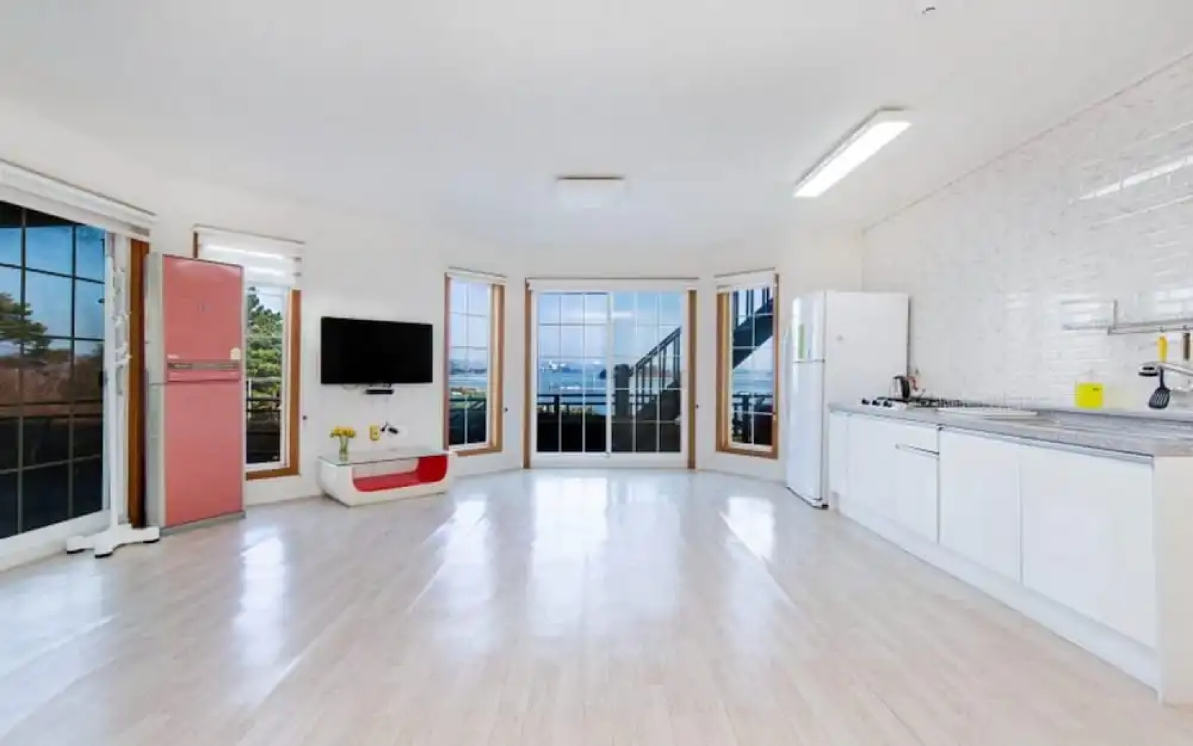 Taean (Anmyeondo) Time Travel Pension (with Dogs, All Rooms Renewed)