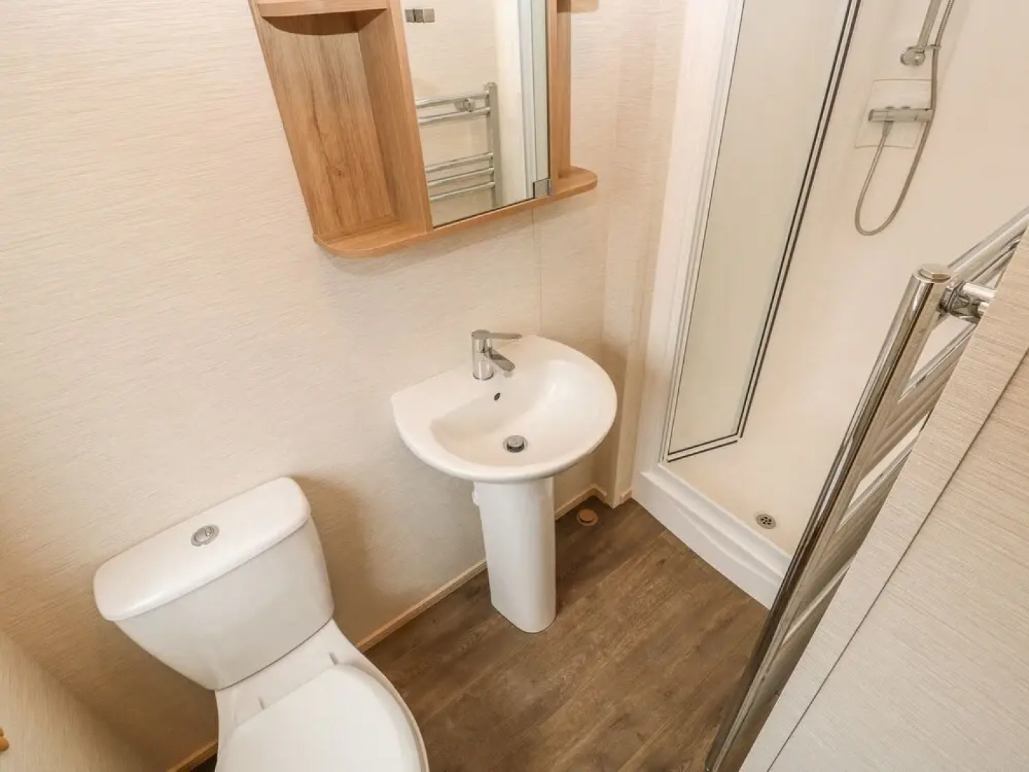 32 Lake View, Norwich