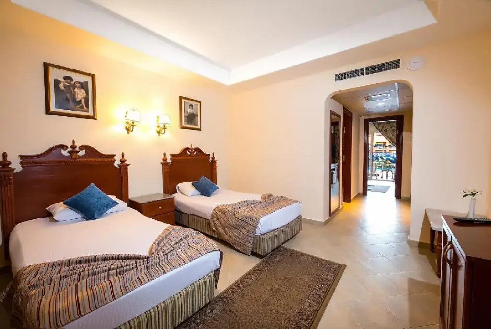 Titanic Palace - Families and Couples only