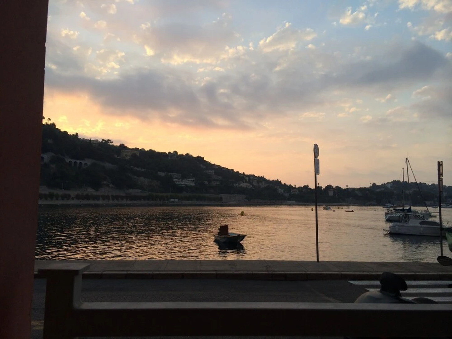 ICI CASA les pieds dans l'eau