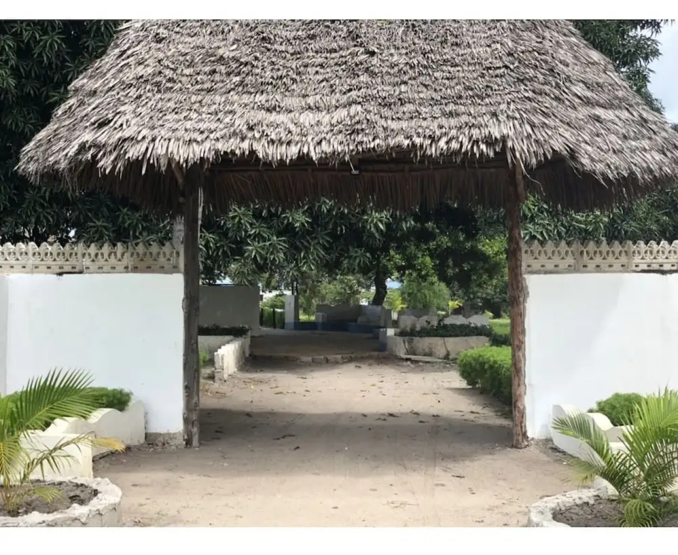 Sea Front Mafia Lodge