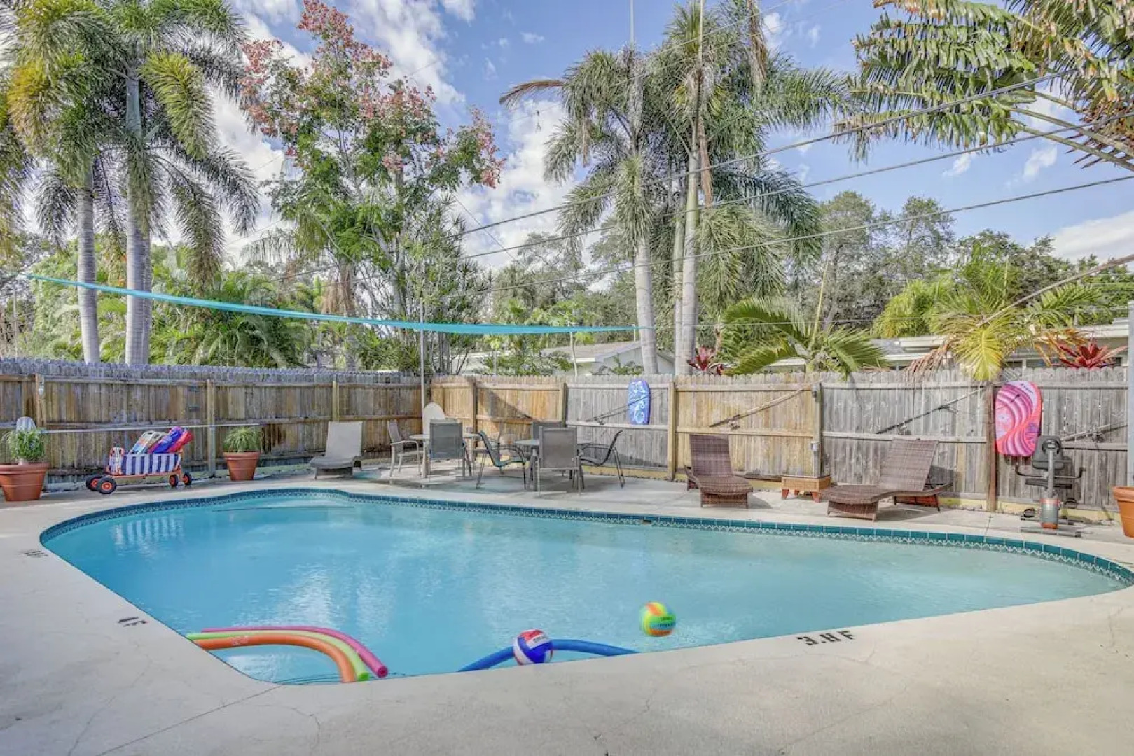 Largo Family Oasis: Private Pool & Hot Tub!