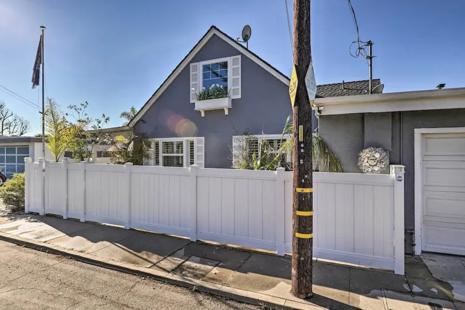 Walk to Ventura Beach: Comfy Home w/ Ocean Views