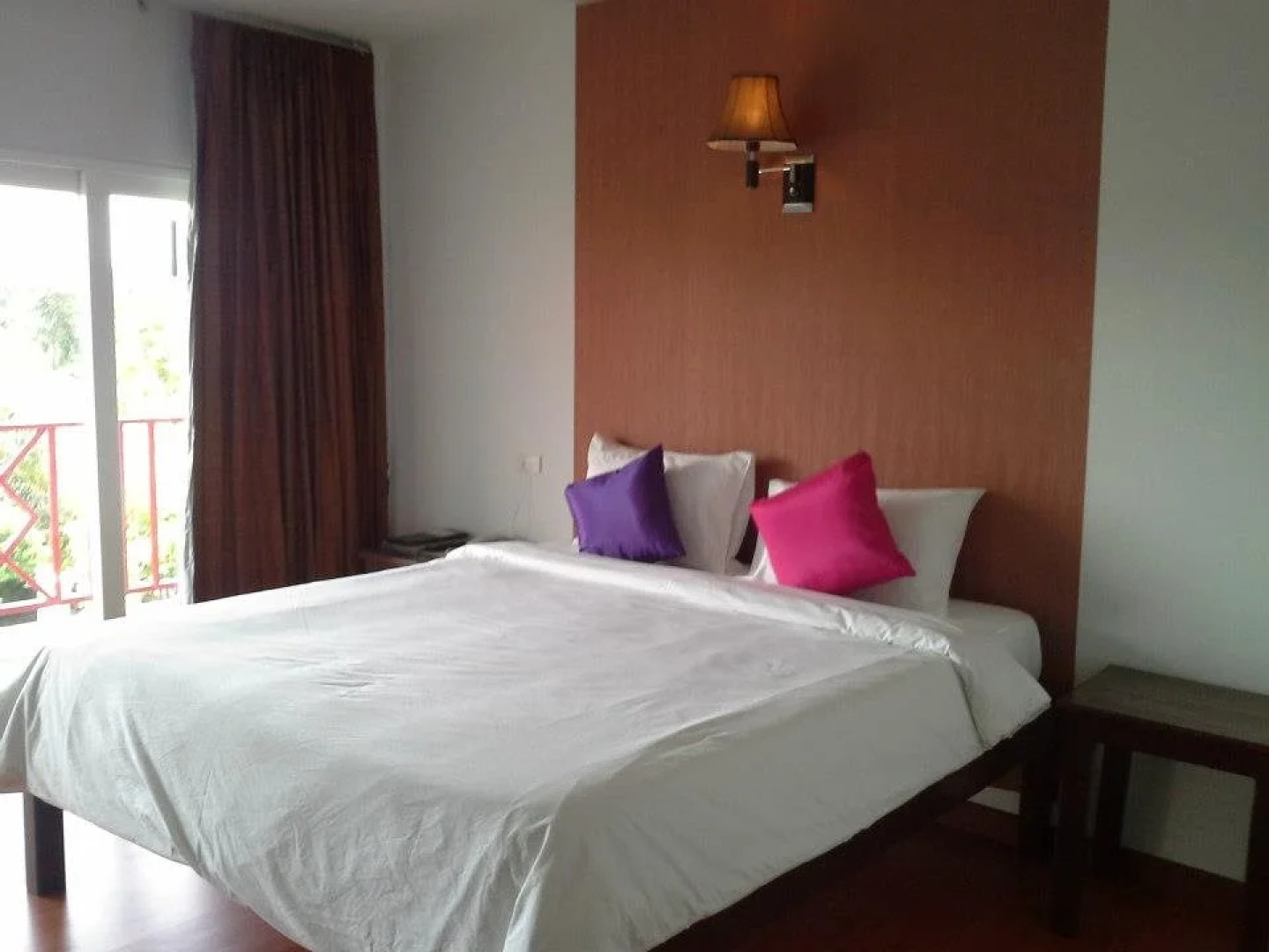 Aunruen Residence & Restaurant