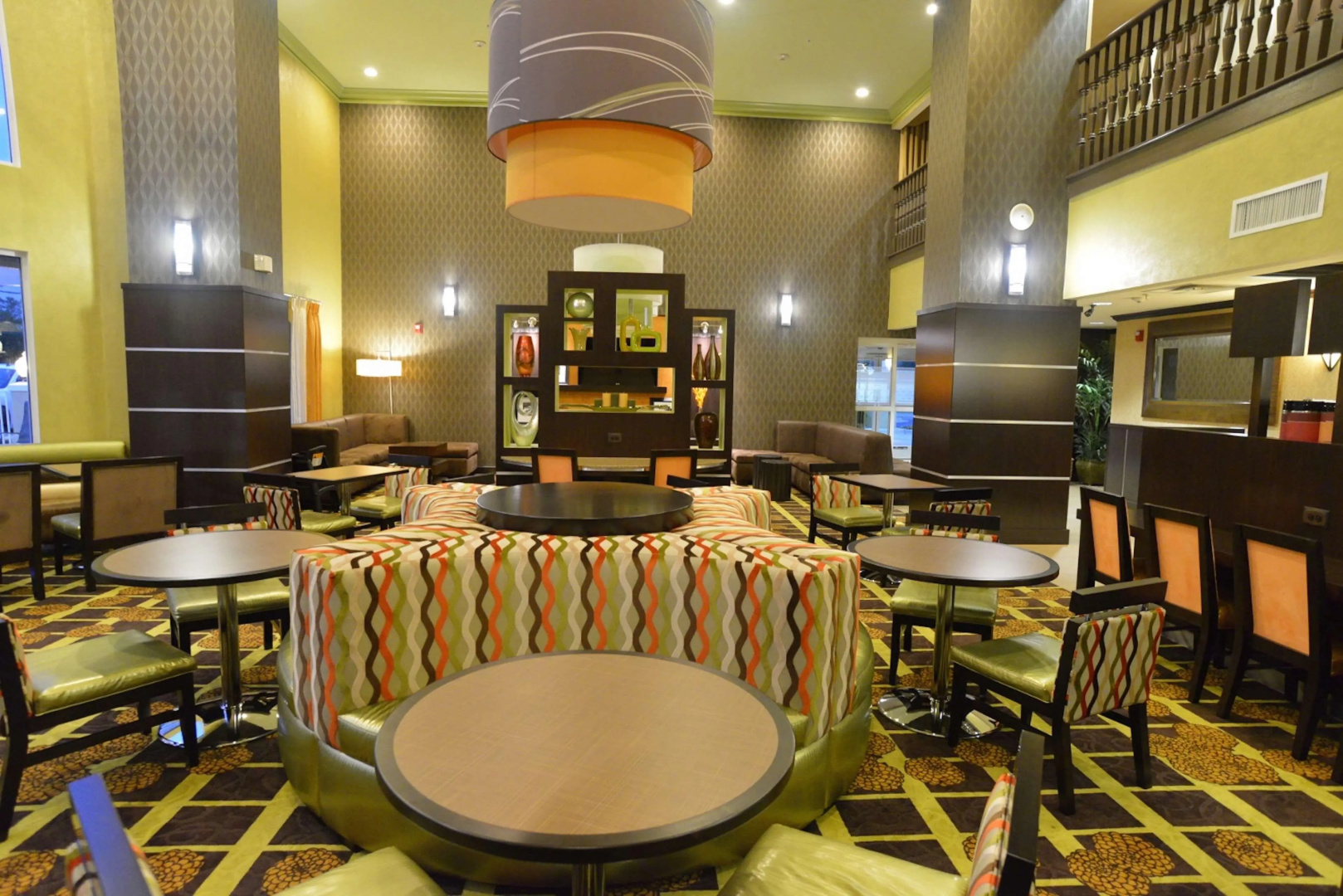 Отель Hampton Inn & Suites Lake City
