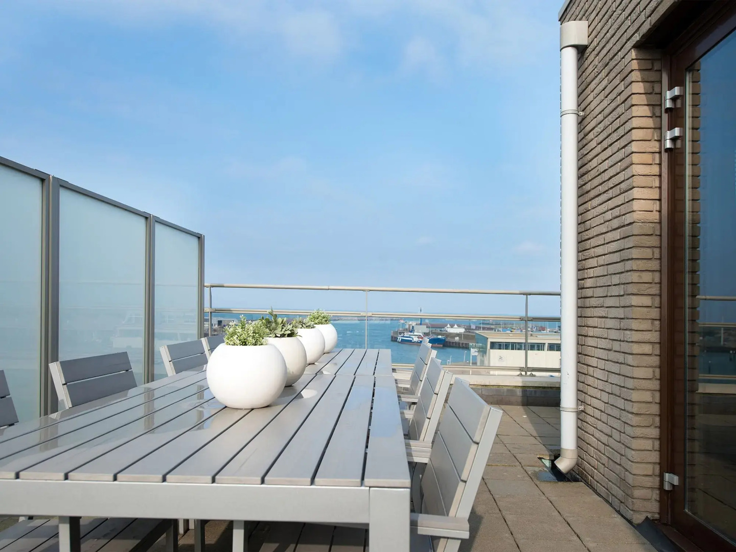 BizStay Harbour Scheveningen Apartments
