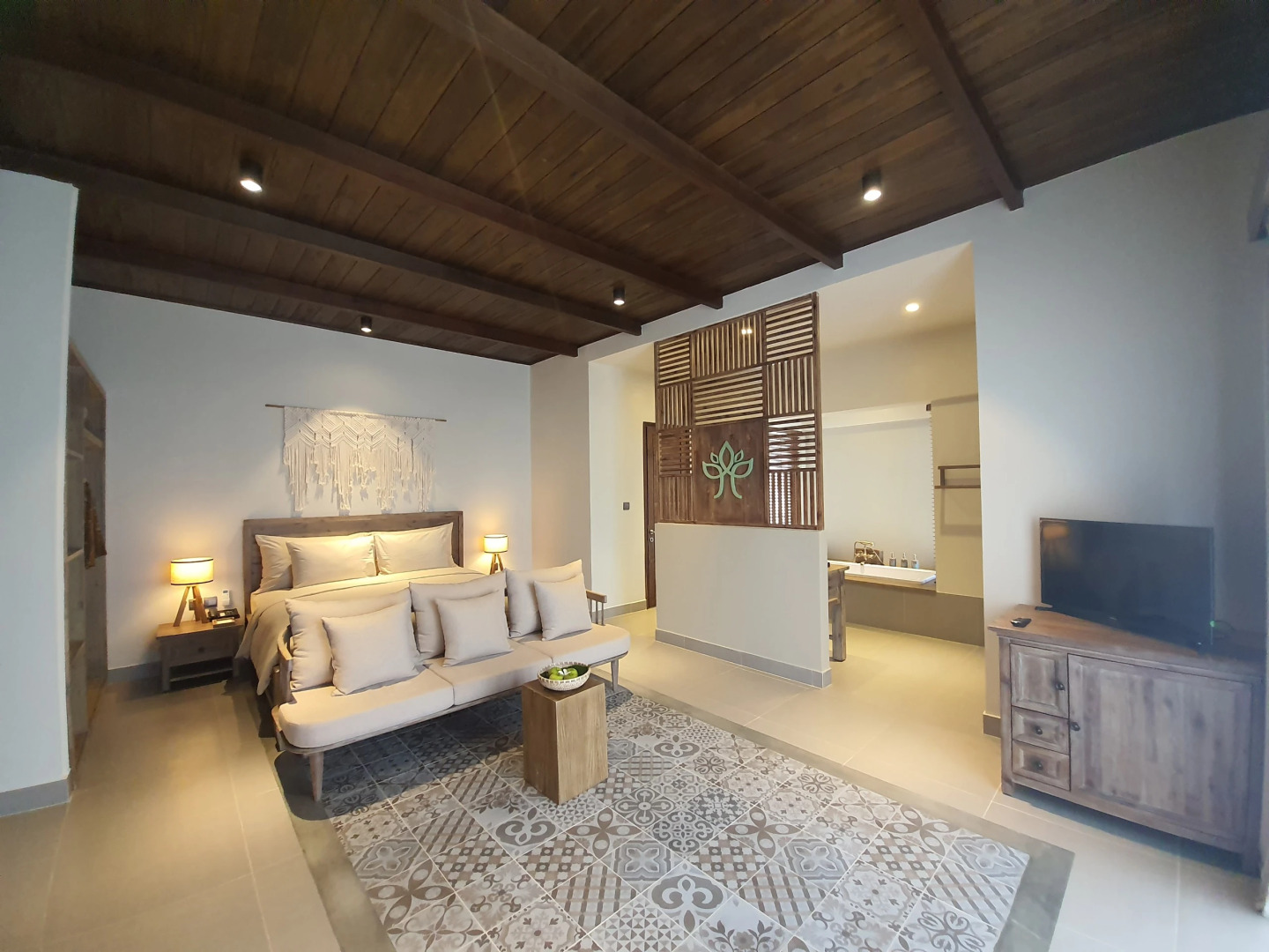 Crown Retreat Quy Nhon