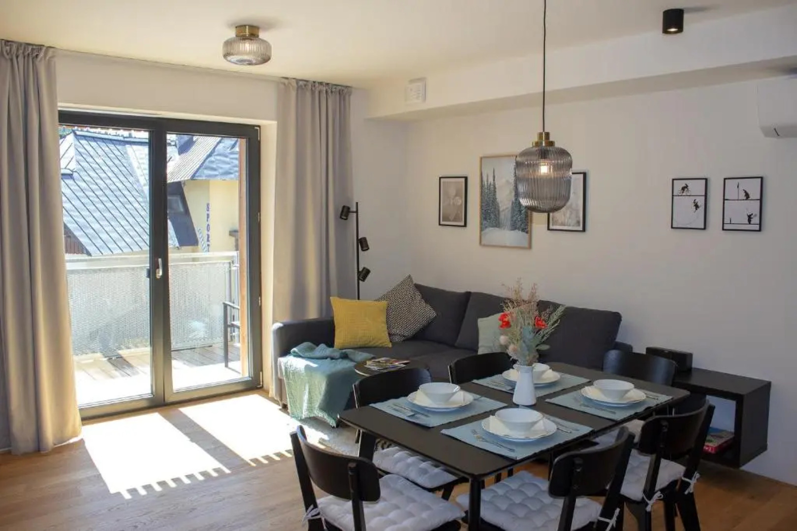 Enjoy Harrachov - Atraktivní slunný klimatizovaný apartmán 14 v centru Harrachova se saunou, parkováním s wallboxem EV, Wifi, herní konzolí, počítačem s win 10, Netflix a jedinečným výhledem na Čertovu horu se skokanskými můstky