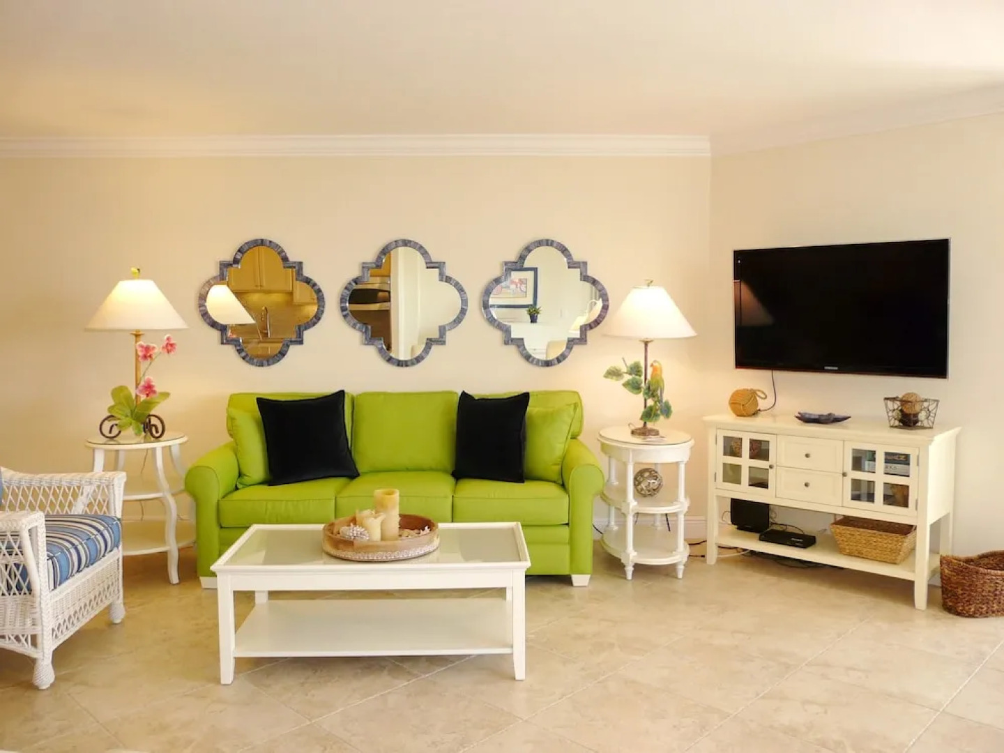 Cozy Beachfront Getaway With Pool and spa