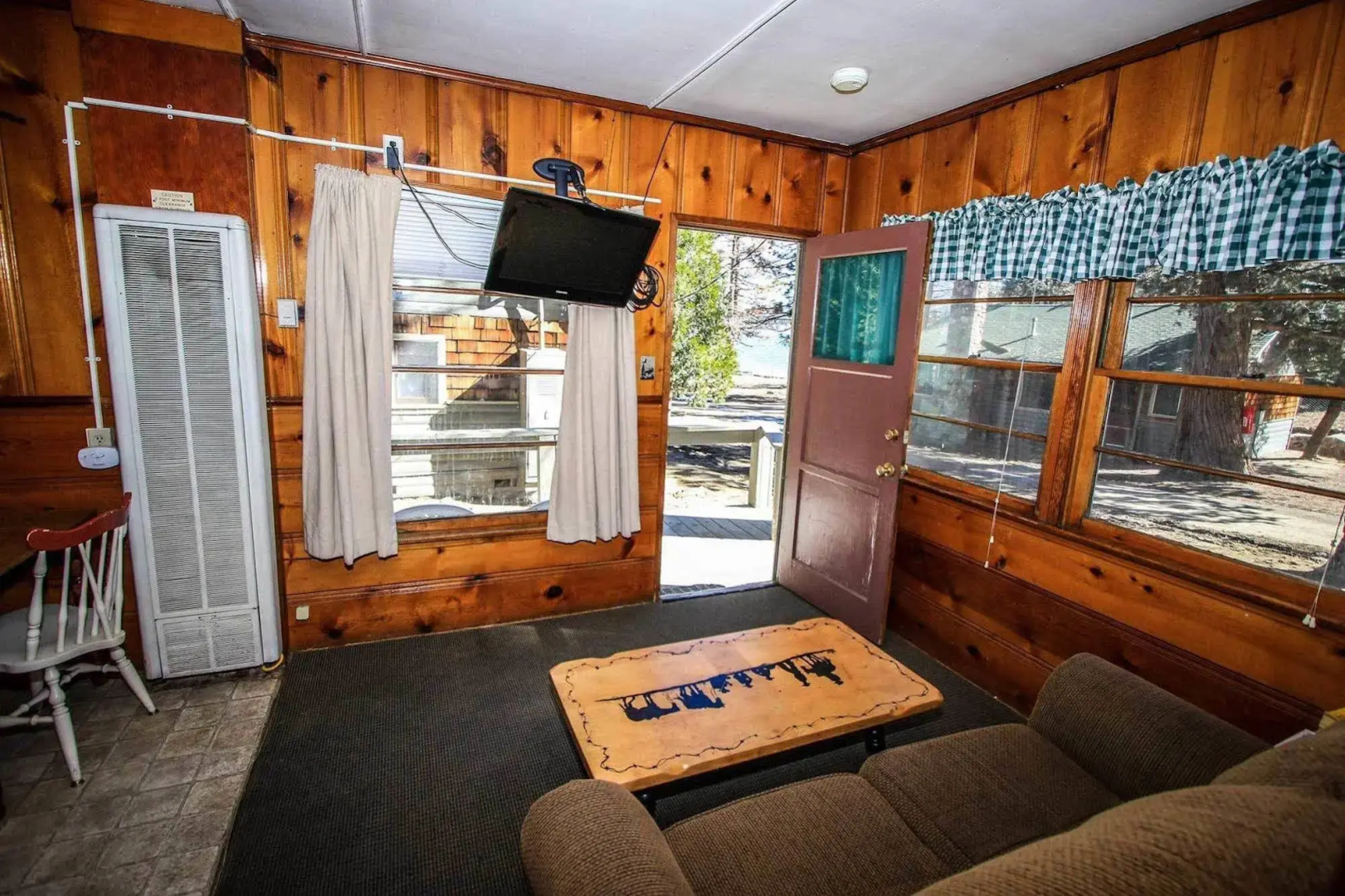 Shore Acres Lodge