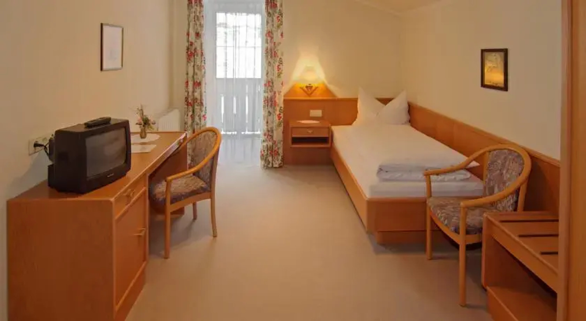 Restaurant-Pension - Dorfcafe