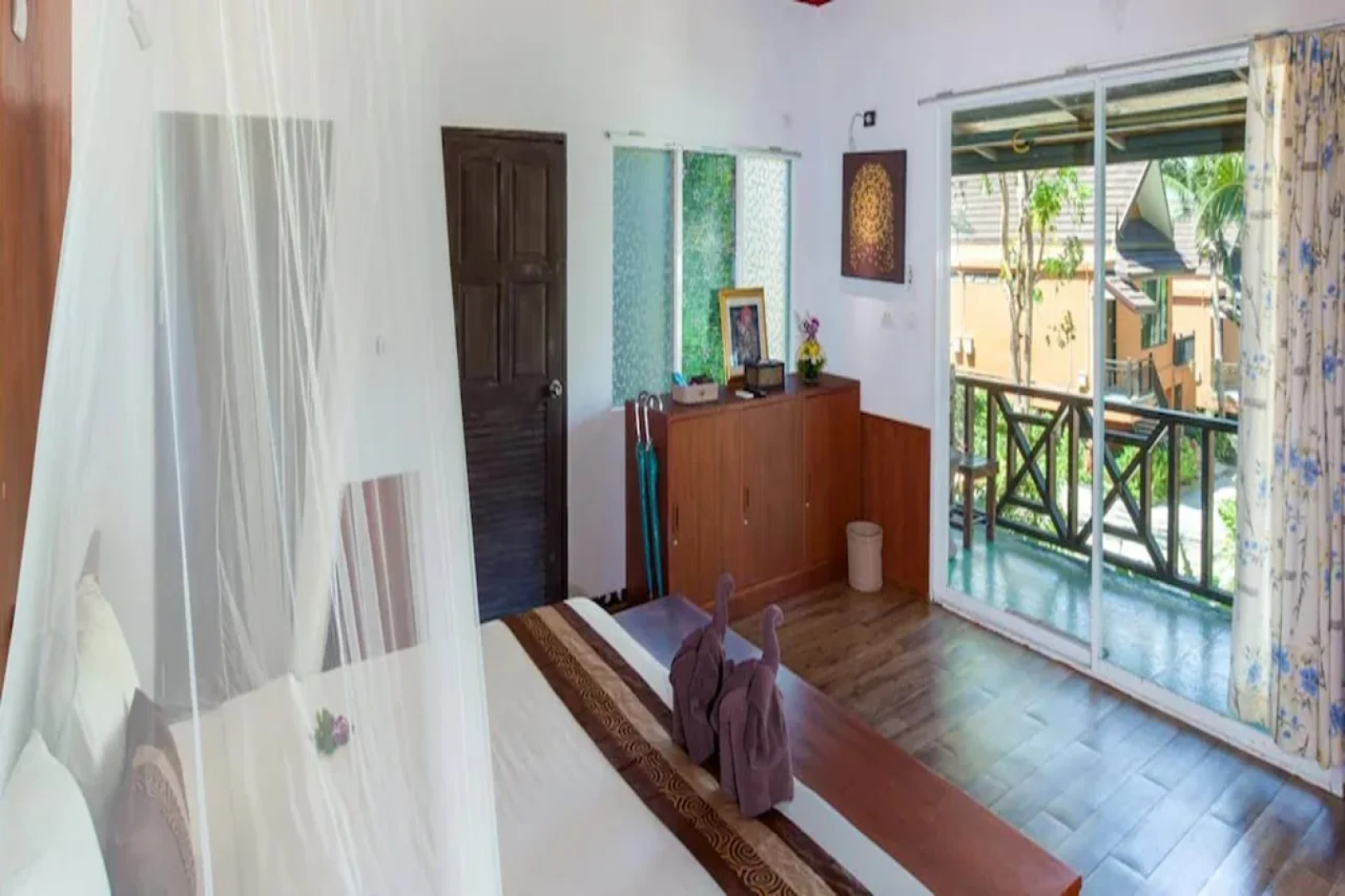 Phi Phi Long Beach Resort & Villa