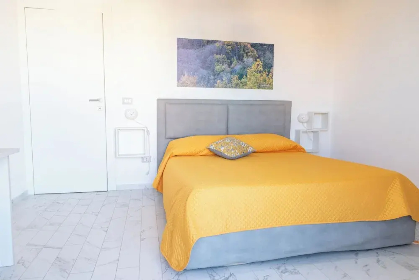 Residence con Piscina e Giardino