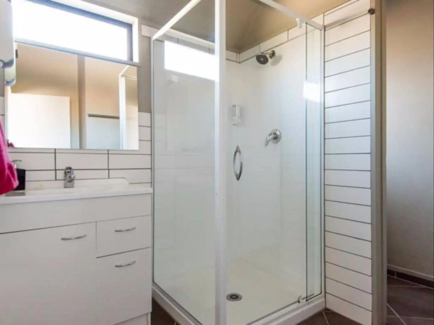 Manuka Crescent Motel