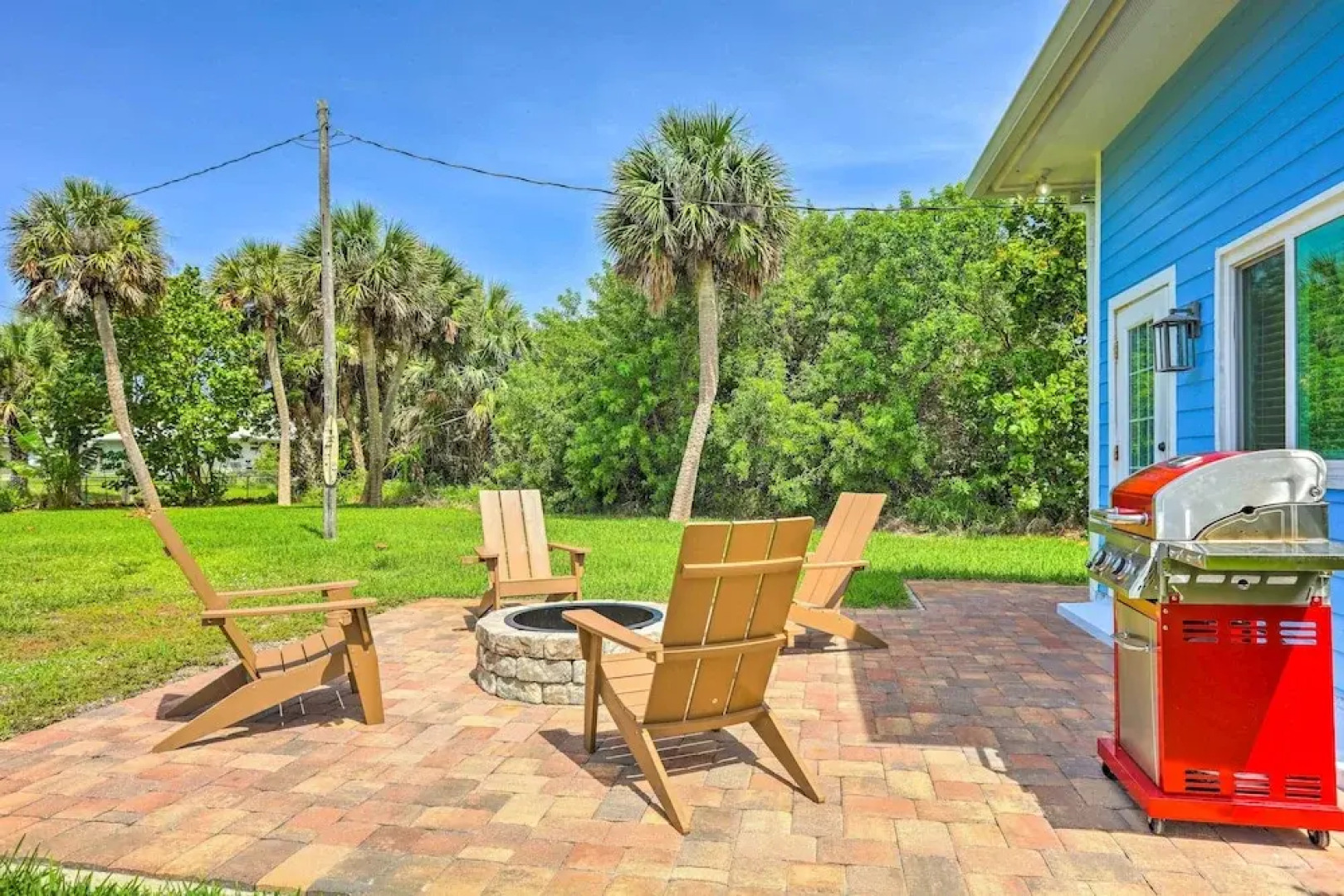 Hutchinson Island Cottage: Steps to the Beach