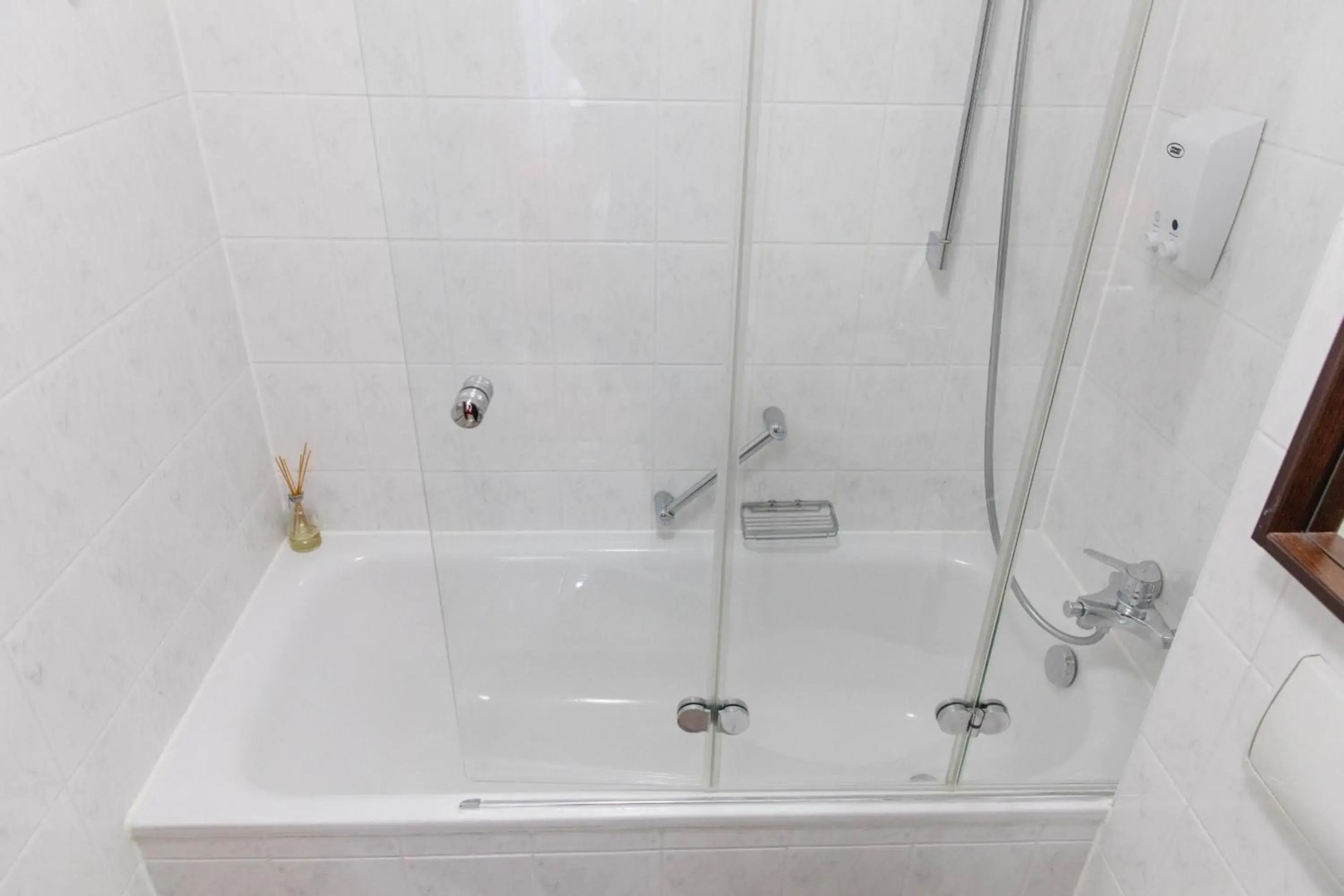 Luxury flat between Cologne and Bonn, shuttle from/to airport, trade fair, train station and Phantasy Land Bruhl