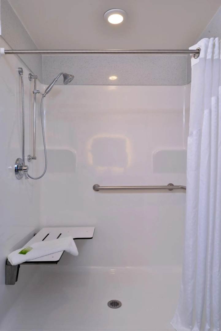 Holiday Inn Express & Suites West Ocean City by IHG