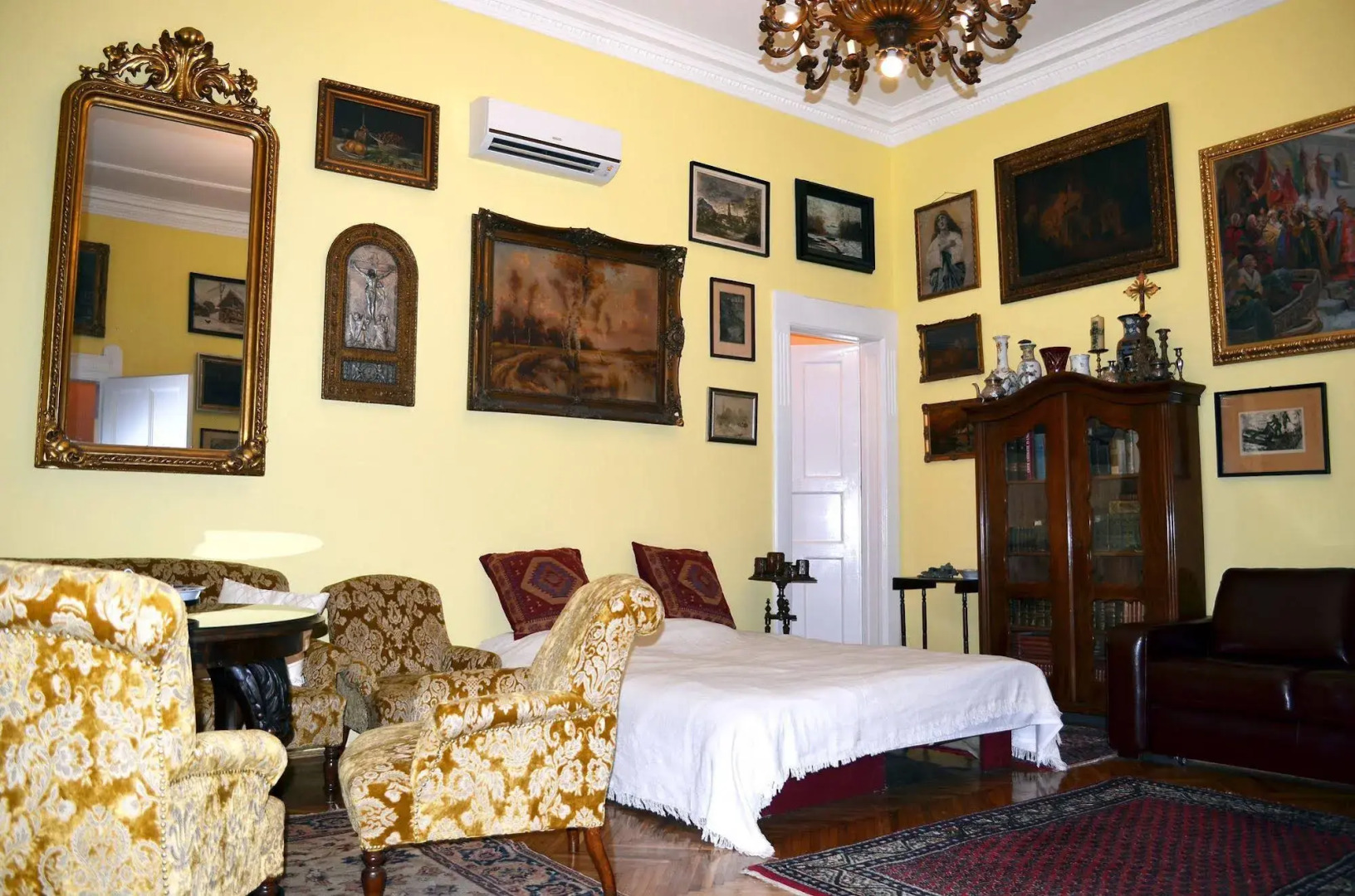 Central Boulevard Apartment