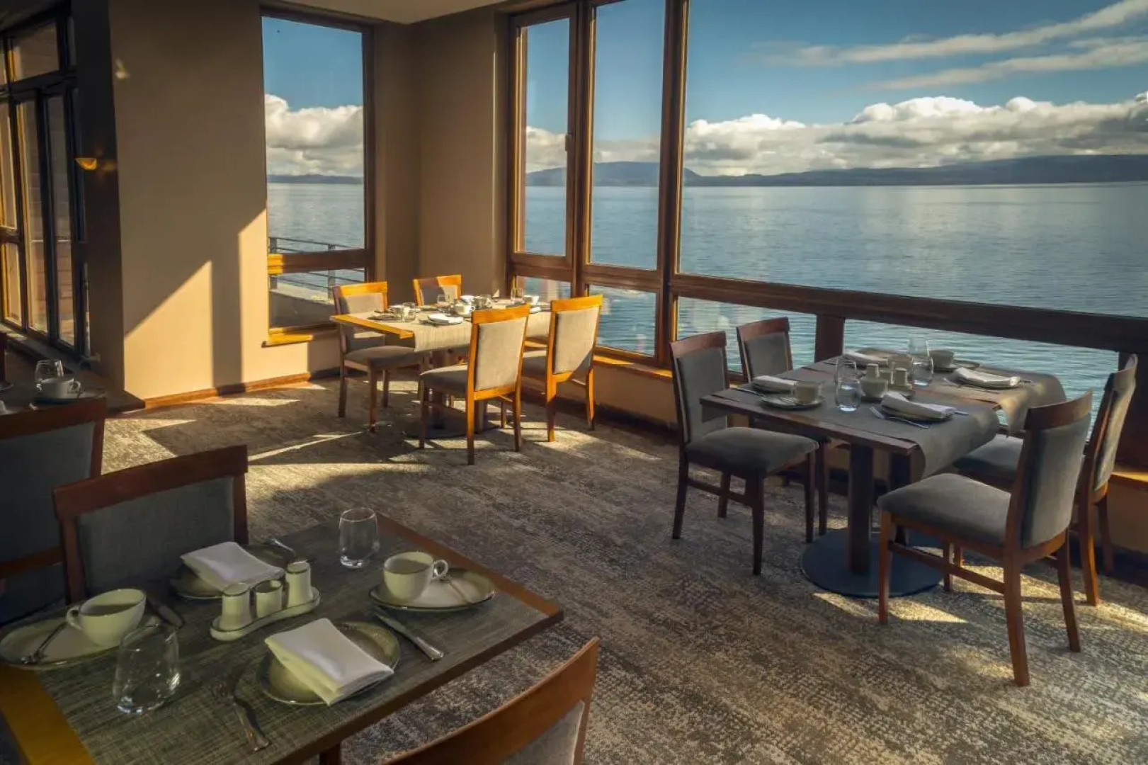 Park Lake Luxury Hotel