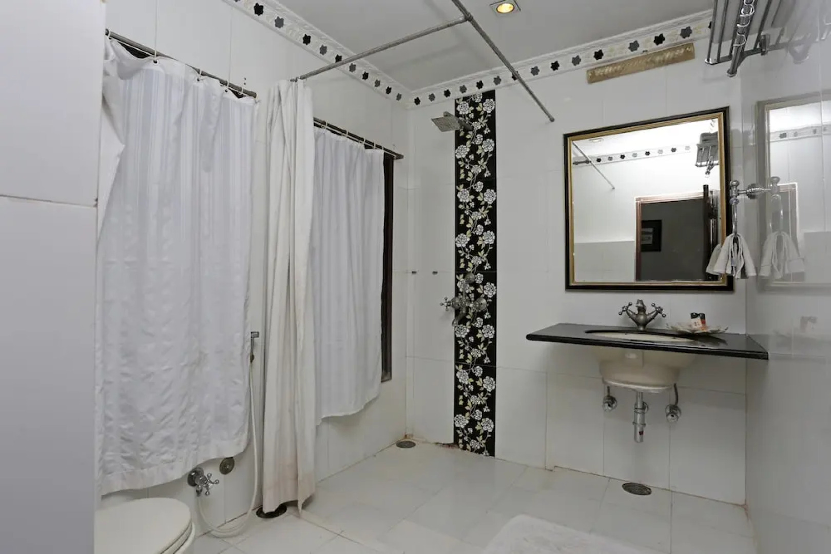 OYO 2700 Hotel Inder Prakash