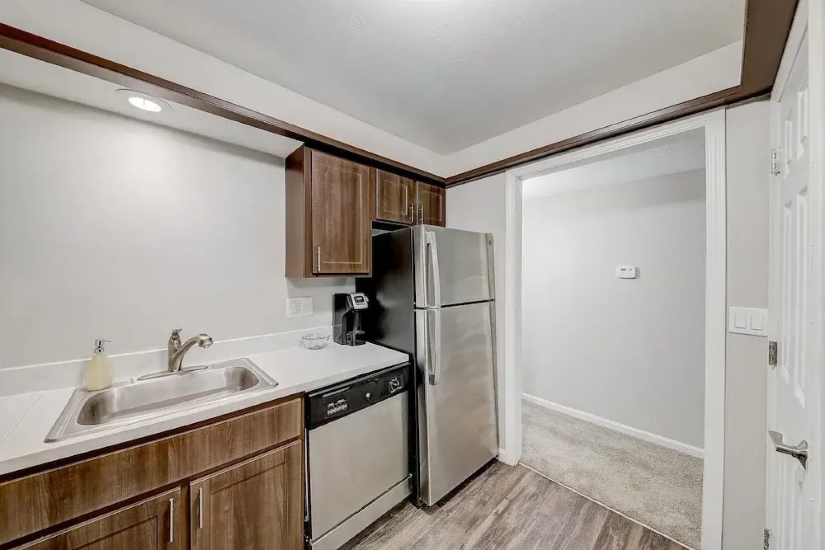 FRONTDESK Castle Point Apts Georgetown South Bend