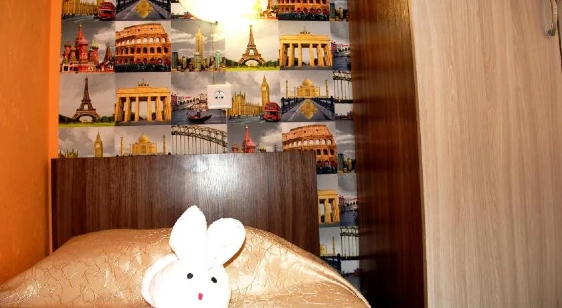 Oasis Hotel - Hostel