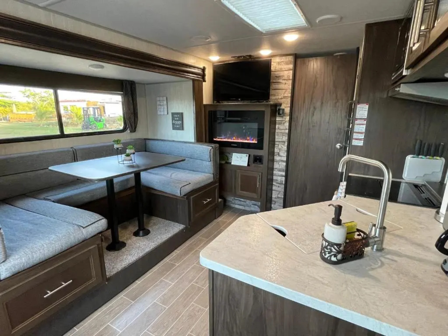 Paseo Isamar Campers