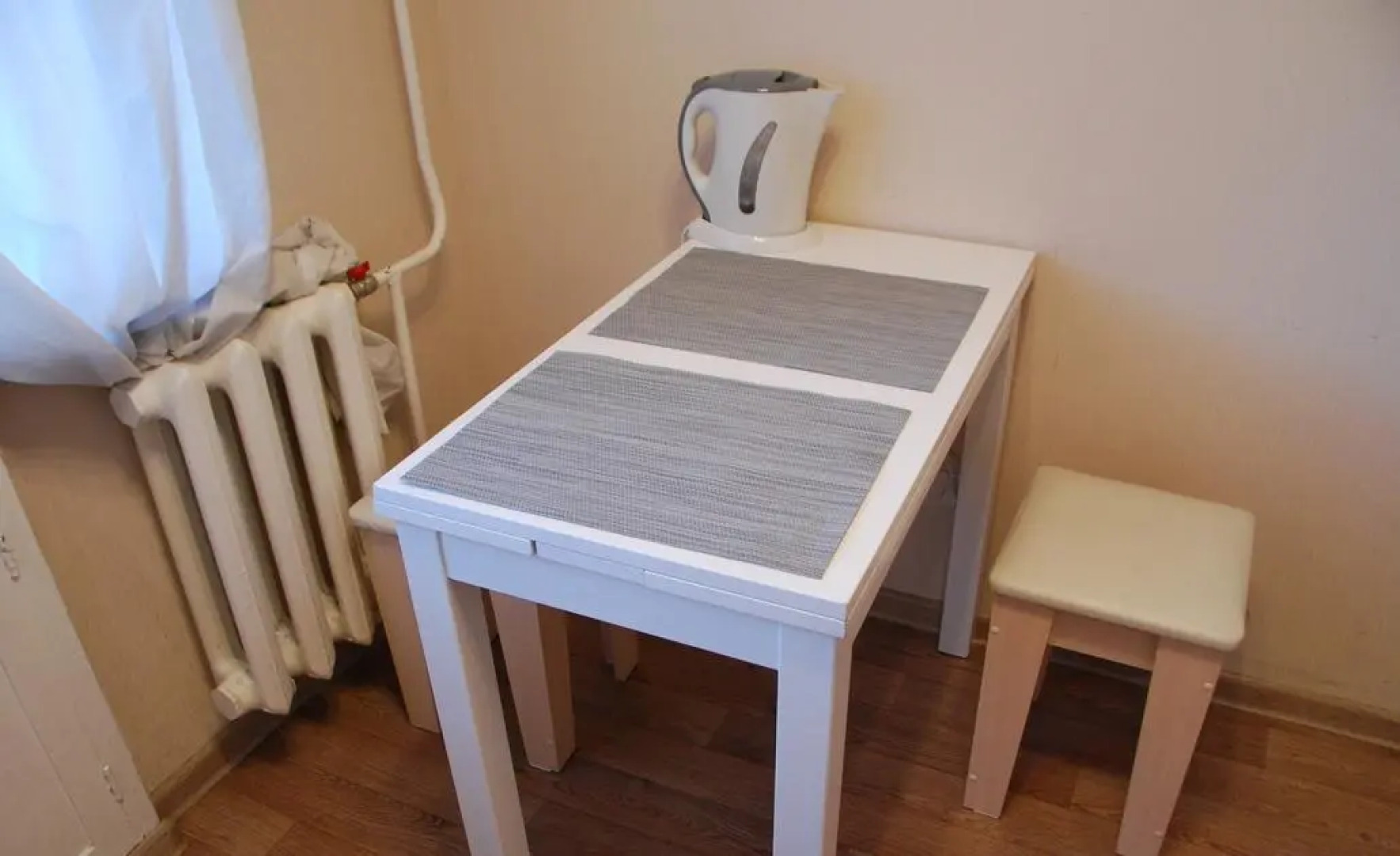 Диван и Чемодан на ул. Дуси Ковальчук, 260