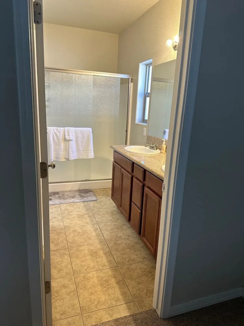 Spacious Desert Retreat With Breathtaking Views 2 Bedroom Home by RedAwning