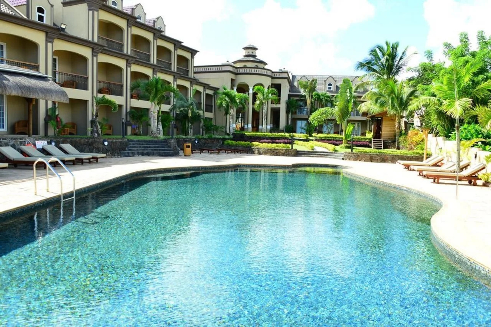 Sunset Reef Resort & Spa