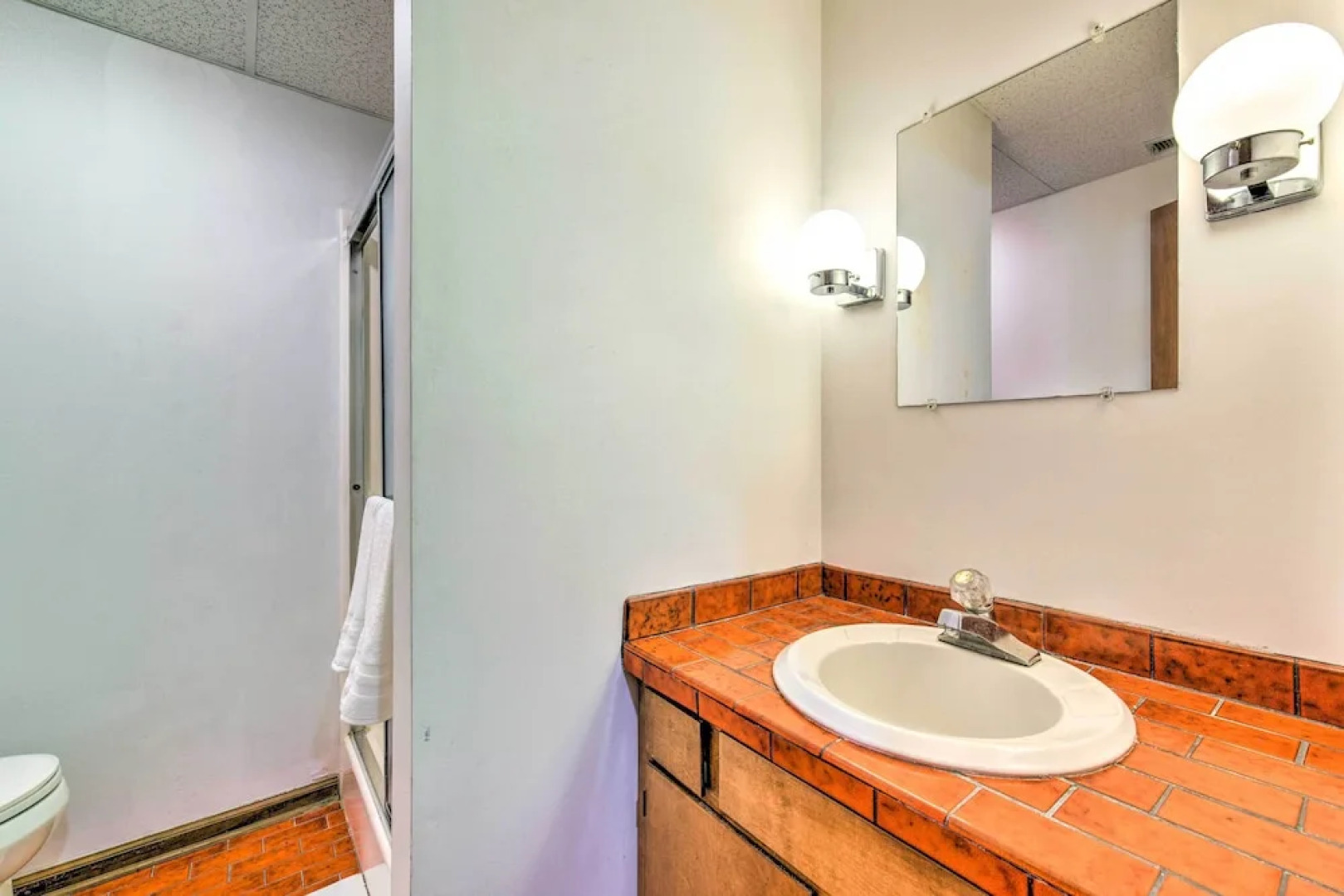 Quaint Lake Norman Home w/ Boat Dock + Grill!