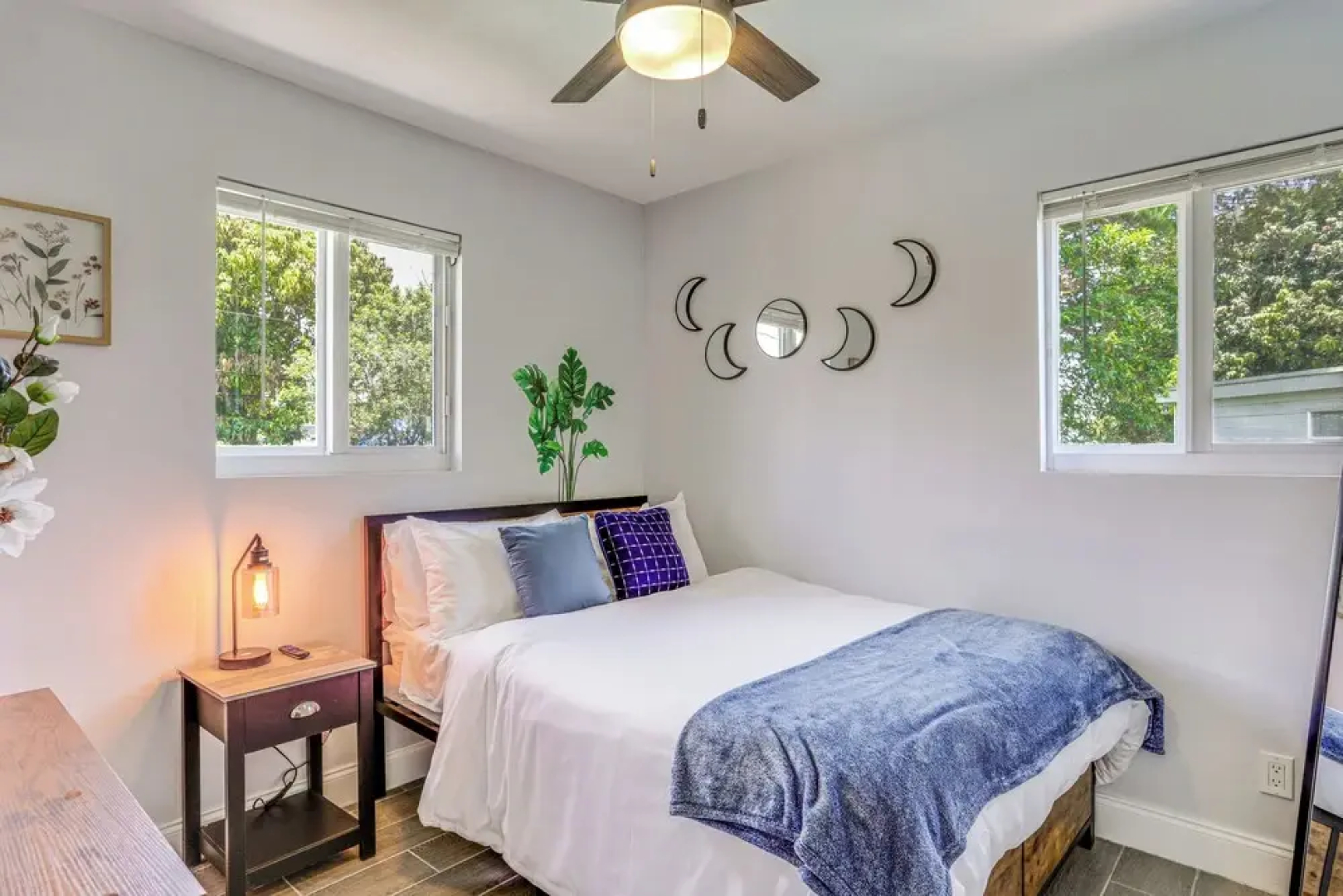 Lake Worth Retreat w/ Fire Pit: 5 Mi to Beaches!